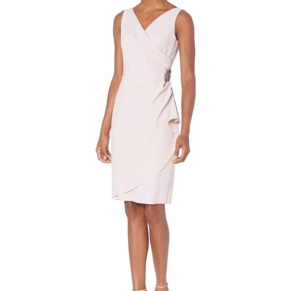 Slimming Short Ruched Dress with Ruffle pink blush size 10